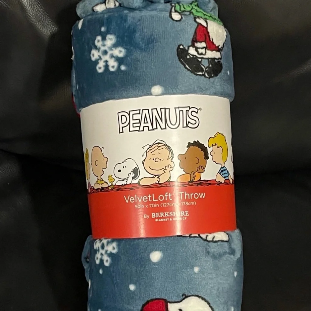 Peanuts Snoopy and Woodstock Best Christmas Plush Throw - Snoopy Christmas Throw